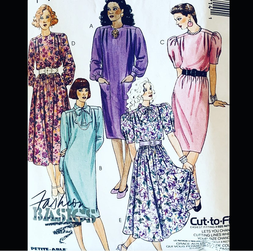 Robe Longue Vintage McCalls 2371 - Avec Col Ruban Et Fléchettes - Patron De Couture