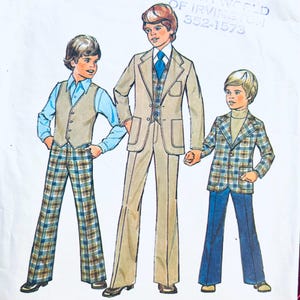 Simplicity 7733 7, Cartamodelli per pantaloni per abiti da ragazzo, Cartamodello per gilet per bambini, Pantaloni eleganti, Cartamodello per pantaloni con cerniera frontale, Pantaloni svasati