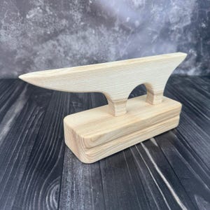 Collar press - Tailors wooden clapper for cuffs,  sleeves & seam binding