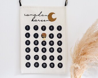 30 Days Ramadan Blanket Cloth Art Calendar Eid Mubarak Hanging Countdown Calendar for Kids Eid Gift Party Advent Calendar 2021 Ramadan Decorations #01