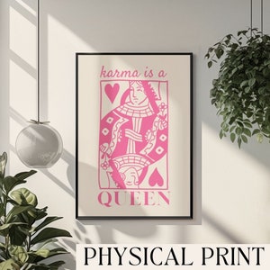 Póster de Karma es una reina Póster de Karma Arte de pared Arte de la reina de corazones Arte de naipes rosas Póster de coqueta Rosa preppy femenino Póster rosa preppy
