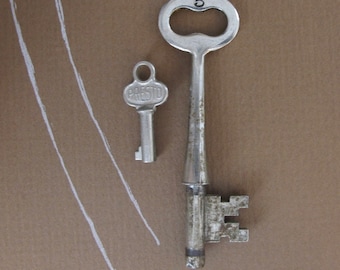 vintage skeleton keys - qty 2