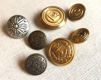 Qty 7 metal buttons - Anchor - Pierre Cardin - Floral