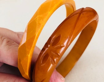 Vintage carved Bakelite bangles butterscotch & diamond pattern