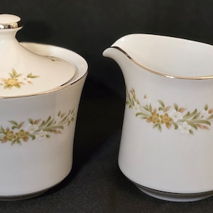 Style House Fine China Mayfair Creamer and Sugar Bowl With Lid