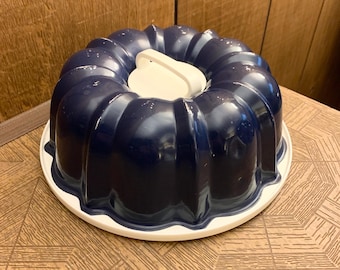 Molde y soporte vintage para bizcocho Bundt - Azul marino