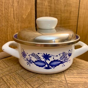 Vintage Geithainer Small Enamel Pot with Lid
