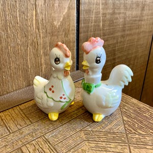 Saleiros e pimenteiros de frango Lefton vintage