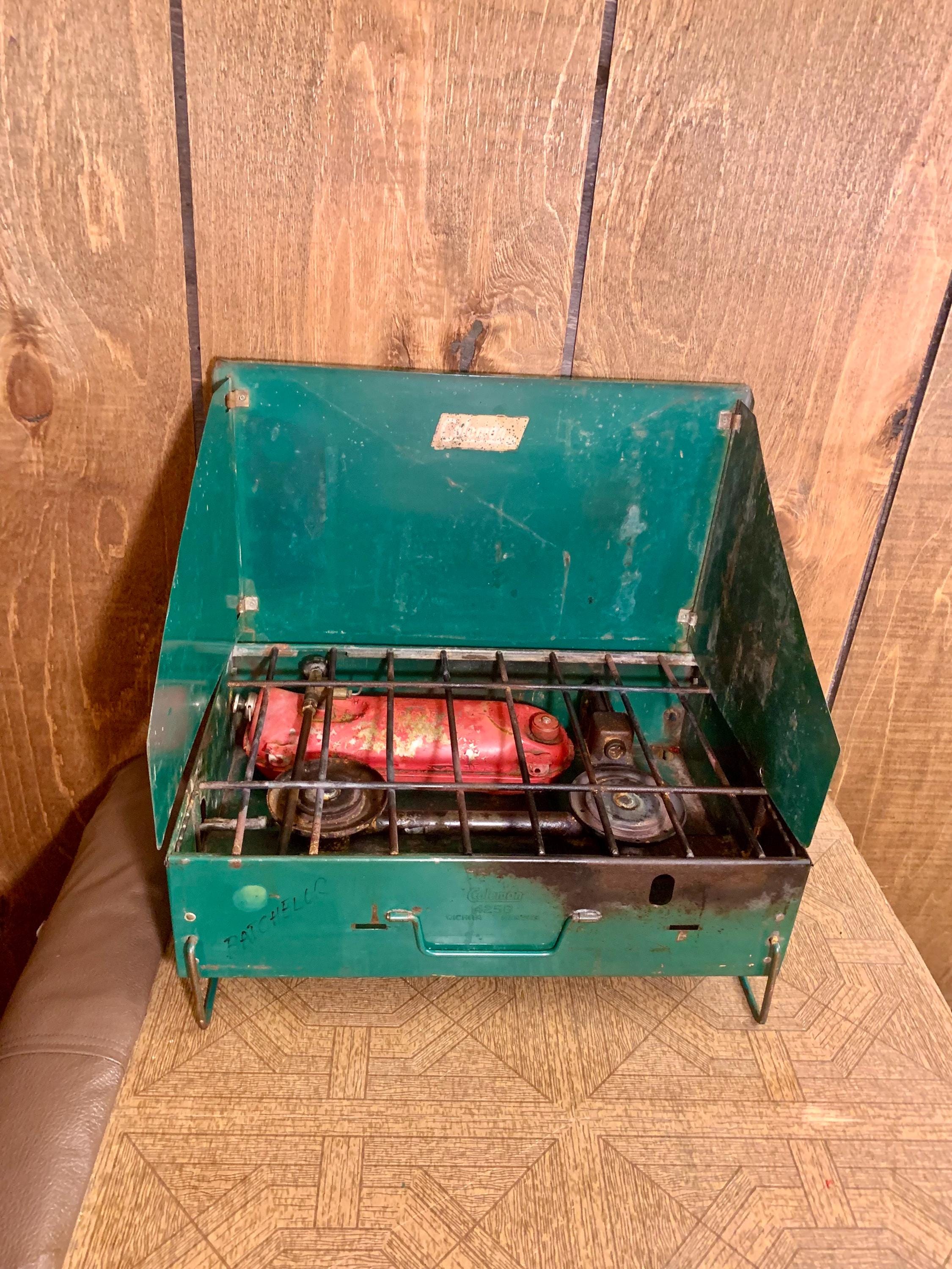 Vintage Coleman 425B Dual Burner Camp Stove