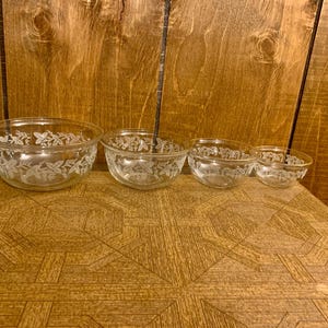1940’s Bartlett Collins Etched Grape Glass & Gold Rim Mixing Bowl Set