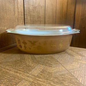 Vintage 2.5 Quart Casserole With Lid - Early American Pattern