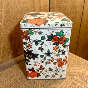 Vintage Hinged-Lid British Tin by Daher