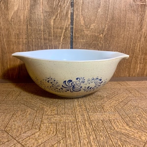 1970er Pyrex &quot;Homestellte&quot; Cinderella Rührschüssel 2.5 Quart # 443