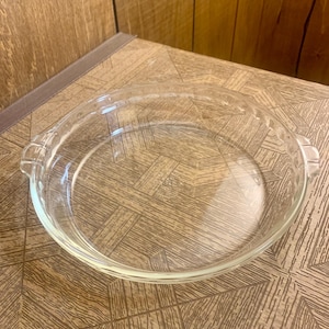 Plato para tarta de vidrio festoneado de Pyrex vintage