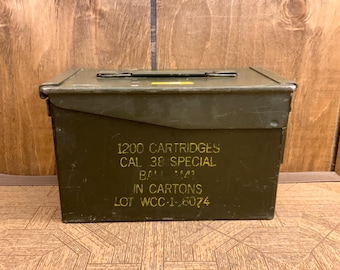 Vintage militär ammunitionsburk