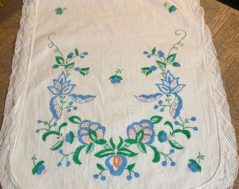 Vintage Stamped Tablerunner for Embroidery
