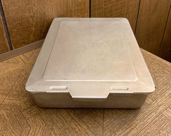 Vintage Mirro Aluminum Cake Pan with Sliding Top