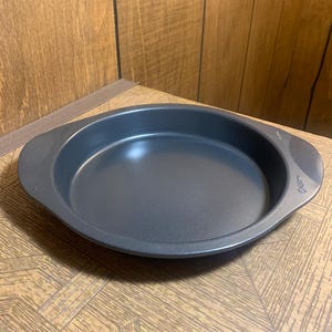 Wilton Nonstick Round Cake Pan