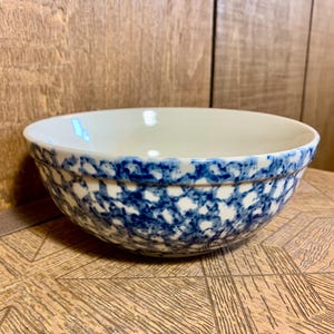 Vintage Spongeware Bowl - 7 inch by Gibson Houseware