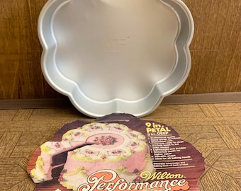 1980年代製、ウィルソン社製アルミ製花びら型ケーキ型