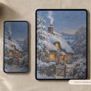 Pode incluir: Um smartphone e um tablet exibindo uma ilustração digital de uma casa coberta de neve com uma chaminé fumegante ao anoitecer. A cena apresenta um telhado de palha, janelas brilhantes e um portão de madeira. Texto DIGITAL DOWNLOAD.