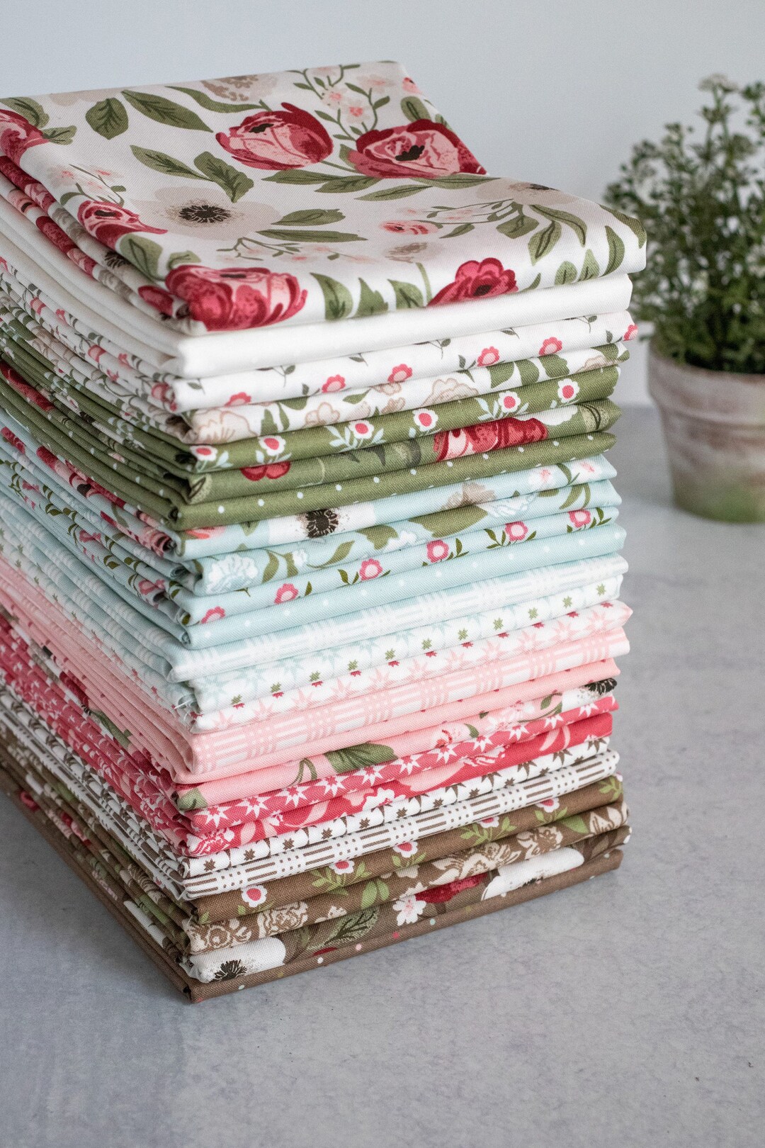 Lovestruck Fat Quarter Bundle by Lella Boutique for Moda Fabrics 5190AB