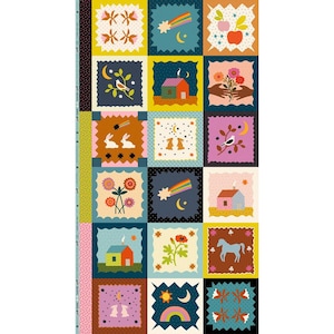 Può includere: Un pannello di tessuto con un design patchwork con illustrazioni quadrate con scene stravaganti. I quadrati presentano case, arcobaleni, fiori, conigli e stelle. La tavolozza dei colori comprende blu, rosa, giallo e verde, creando un'estetica allegra e decorativa.