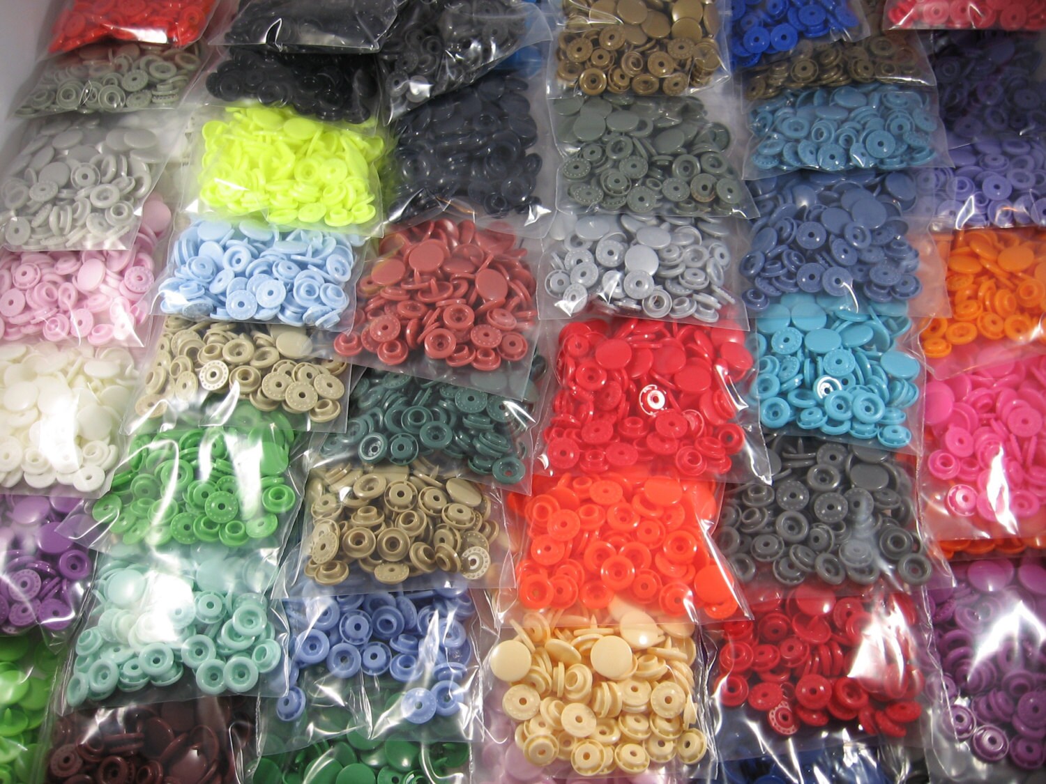 KAM Snaps  50 count packs Size 20 or T5 Glossy Up to 60 color choices