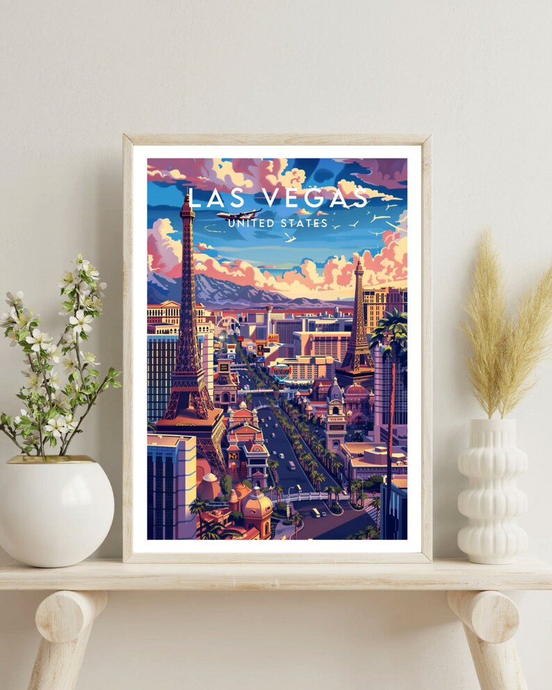 K&ouml;nnte beinhalten: Eine farbenfrohe Illustration der Skyline von Las Vegas, mit dem ikonischen Nachbau des Eiffelturms und anderen Sehensw&uuml;rdigkeiten. Der Himmel ist leuchtend blau mit fluffigen wei&szlig;en Wolken. Der Text "LAS VEGAS" und "UNITED STATES" ist oben im Bild zu sehen.