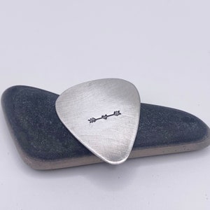 Aluminum Guitar Pick with Heart Arrow. 10 Year Anniversary Gift. Music Lover Gift zdjęcie 4