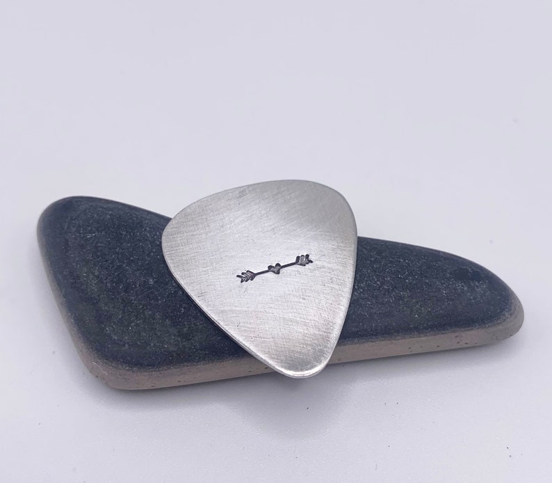 Aluminum Guitar Pick with Heart Arrow. 10 Year Anniversary Gift. Music Lover Gift zdjęcie 4