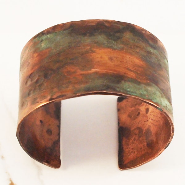 Breite Kupfermanschette mit Grünspan-Patina, Kupfer-Jubiläumsgeschenk, 7-jähriges Jubiläumsarmband