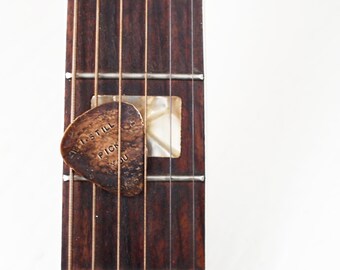 ギター Dick NIQ ギター Dick NIQ Bronze Guitar Dick Pick, Distressed Metal