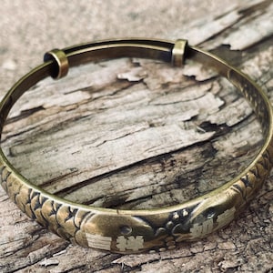 Kissing Fish Brass Bracelet with Dark Patina, Pisces Bracelet, Valentine&#39;s Gift, Brass Anniversary, Good Luck Bracelet, Pisces Gift