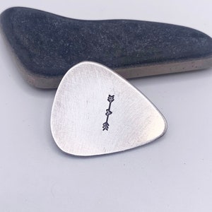 Aluminum Guitar Pick with Heart Arrow. 10 Year Anniversary Gift. Music Lover Gift zdjęcie 6