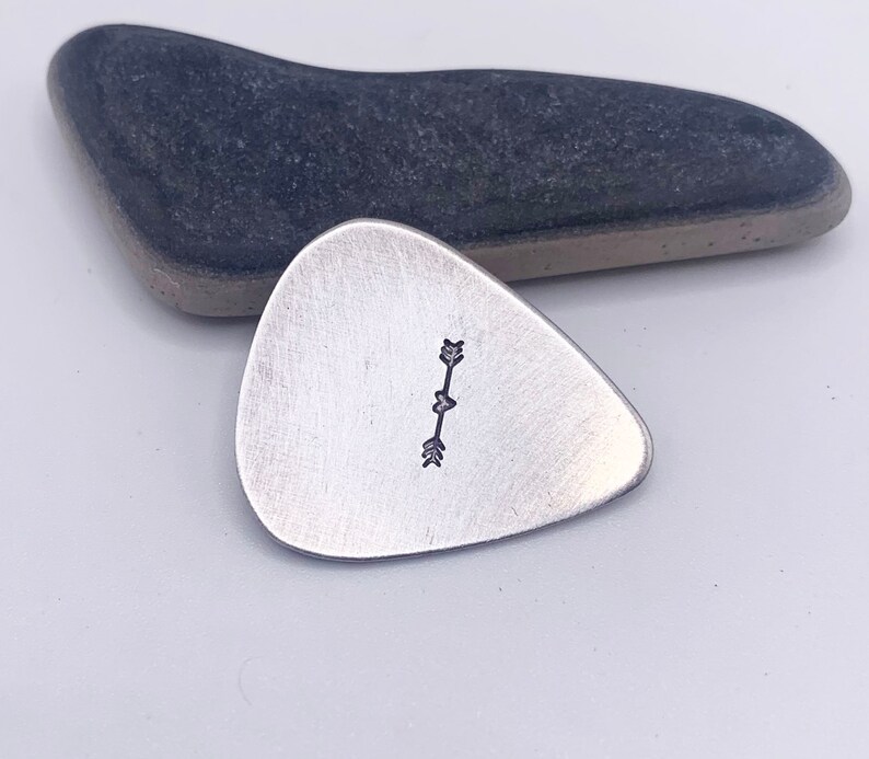 Aluminum Guitar Pick with Heart Arrow. 10 Year Anniversary Gift. Music Lover Gift zdjęcie 6