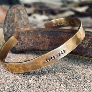 Men&#39;s Bronze Tally Mark Bracelet, Bronze Personalized Cuff, 8th Anniversary Gift,19th Year Cuff, Hatch Mark Anniversary Gift, Custom Tallies