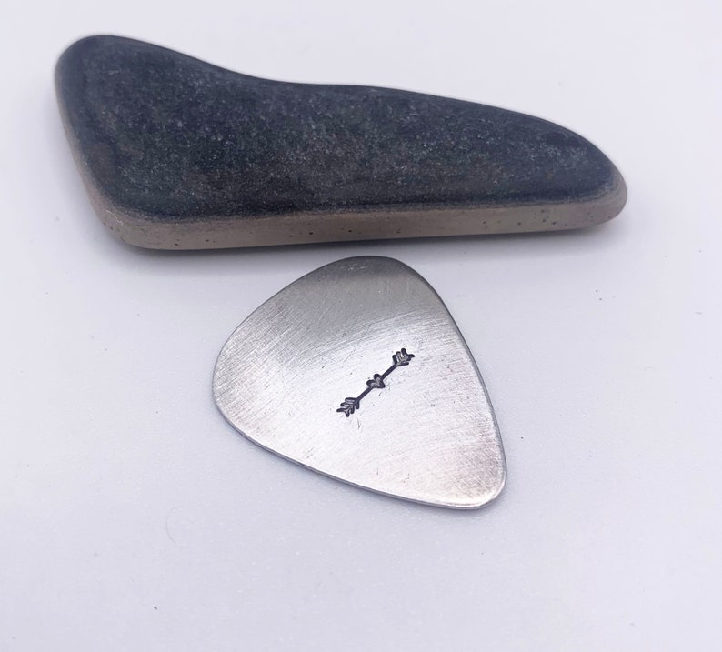 Aluminum Guitar Pick with Heart Arrow. 10 Year Anniversary Gift. Music Lover Gift zdjęcie 5