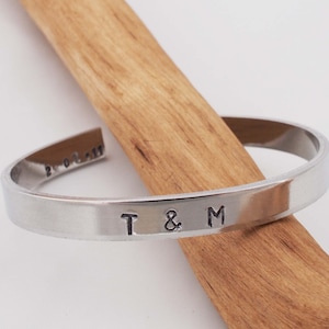 Bracelet en aluminium pour 10 ans d&#39;existence pour homme et femme, bracelet avec initiales personnalisées, manchette en aluminium, cadeau d&#39;anniversaire de 10 ans