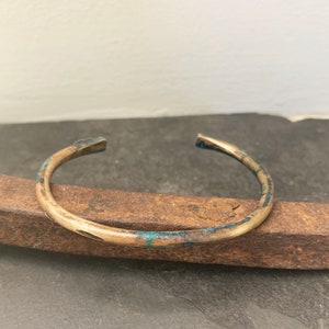 Zwaar rustieke bronzen herenmanchet met verdigrispatina, 8e verjaardag of 19e cadeau voor hem, bronzen verjaardag