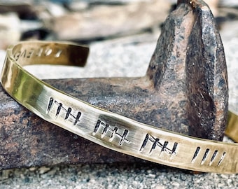 Bronze Tally Mark 8th Anniversary Bracelet, Traditional Gift for 19th Year