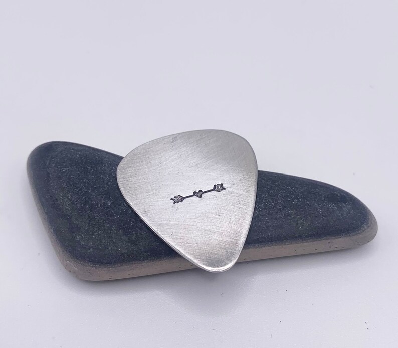 Aluminum Guitar Pick with Heart Arrow. 10 Year Anniversary Gift. Music Lover Gift zdjęcie 2