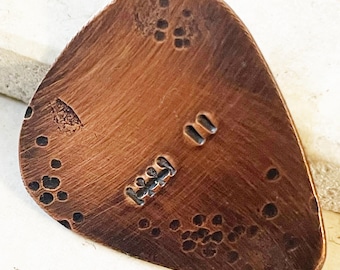 Púa de guitarra de cobre envejecido: marcas de conteo del 7.º o 22.º aniversario