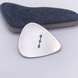 Aluminum Guitar Pick with Heart Arrow. 10 Year Anniversary Gift. Music Lover Gift zdjęcie 3