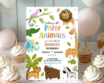 Könnte beinhalten: Eine farbenfrohe Party-Einladung mit dem Text "Calling All Party Animals" und "Joshua's 3rd Birthday". Das Design zeigt Zeichentricktiere wie einen Löwen, eine Giraffe und ein Zebra. Die Einladung ist von Cupcakes und Luftballons umgeben.