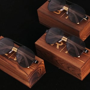 Cadeaus voor bruidsjonkers, gepersonaliseerde zonnebril met houten kist, zonnebril voor bruidsjonkers, cadeaus vrijgezellenfeest, huwelijkscadeaus, zonnebril bruidsmeisje