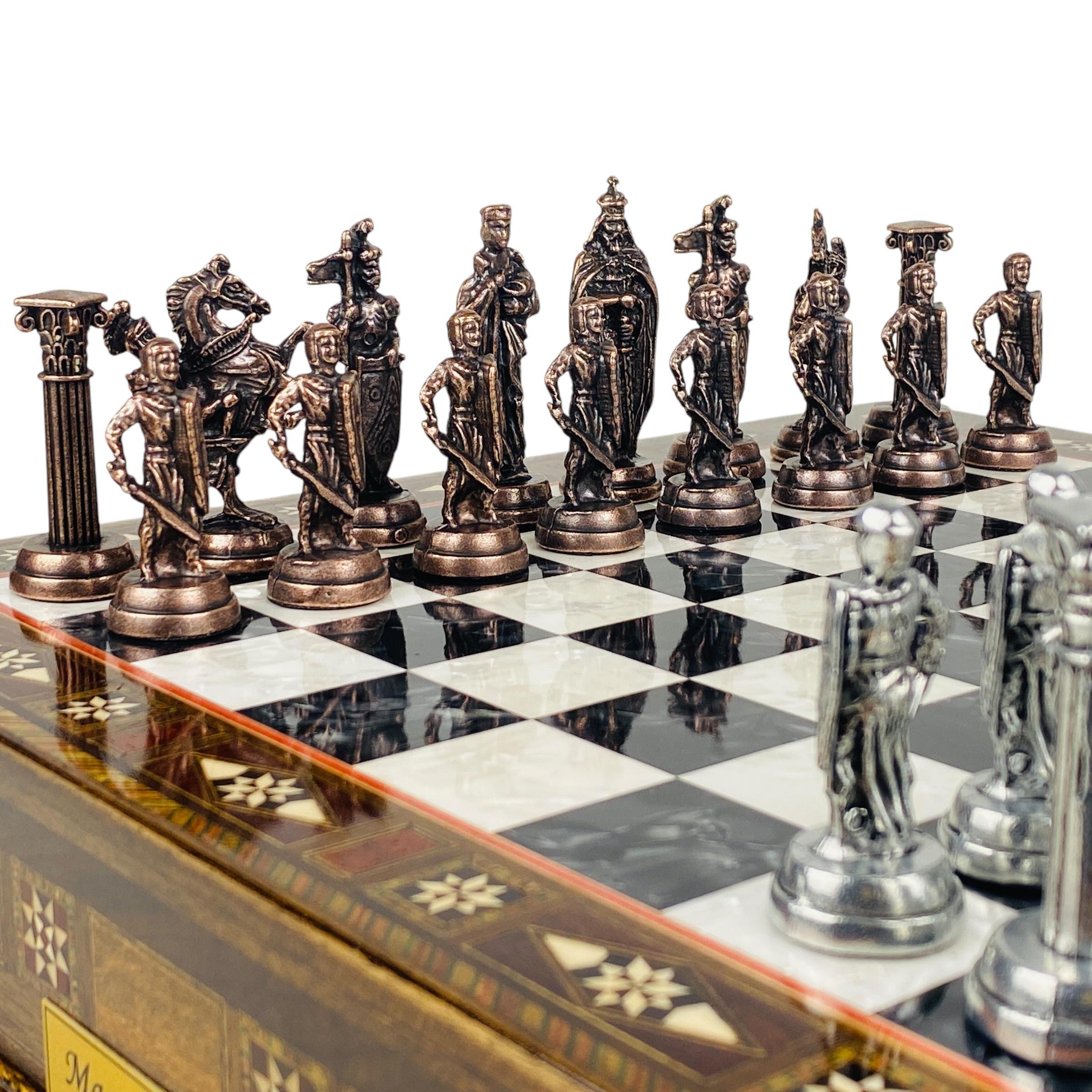 GiftHome Royal Medieval British Army Set di scacchi in metallo di rame