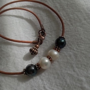 Black and White Freshwater Pearl Choker. Natural Leather. Carefully Handmade.