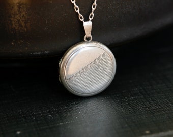 Sterling Silver Locket Necklace. Vintage etched photo locket. Round Silver Locket Necklace. Simple, classic. Antique silver locket.