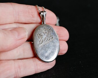 Sterling Silver Locket Necklace. Vintage etched photo locket. Large oval locket keepsake gift. Instant family heirloom antique silver locket